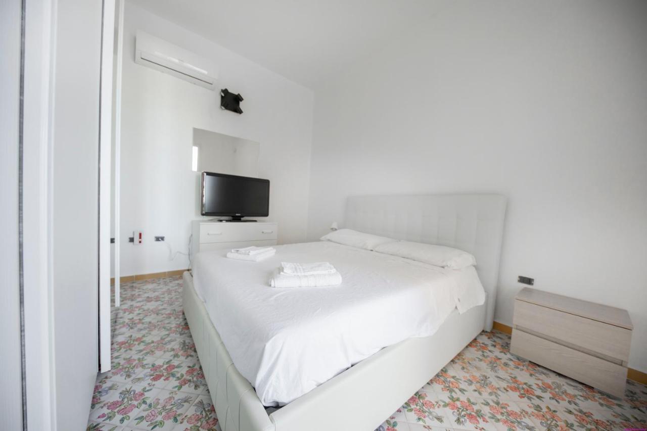 Appartamento 8 Pax In Villa Francesca Sicily Sul Mare 卡斯特尔达恰 外观 照片